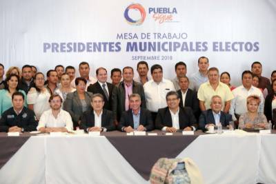 Gali se reúne con alcaldes electos del PRI