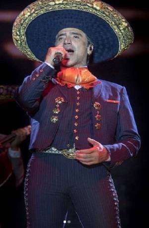 Sobrino de Cantinflas demandó a Alejandro Fernández