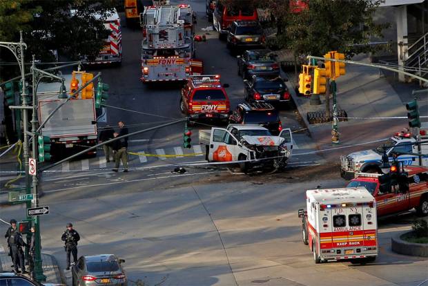 Regresa el terrorismo a Nueva York: Embisten y matan a ocho ciclistas