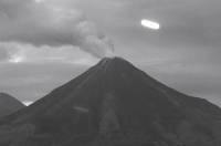 VIDEO: Extraña luz en forma de cilindro sobre volcán de Colima