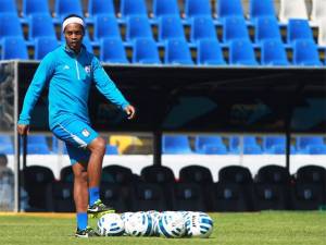 Ronaldinho se siente a gusto en Querétaro, dice directiva