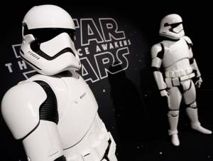 Star Wars: The Force Awakens va por récord de taquilla