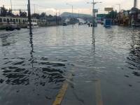 Caos en la autopista México-Puebla: Se inunda Zaragoza