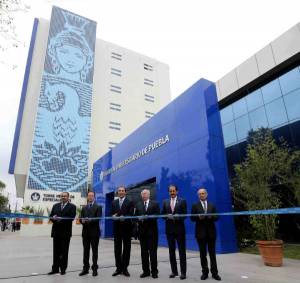 RMV y Narro inauguran Torre Médica de la BUAP