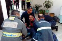 FOTOS: Rescatan a hombre que intentó arrojarse de una vivienda en Puebla