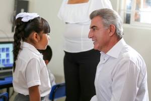 Tony Gali entrega más escuelas y viviendas reconstruidas en la Mixteca