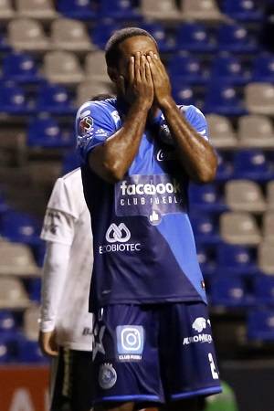 Garrafal error de Moisés Muñoz y Club Puebla cayó 1-2 ante Atlas