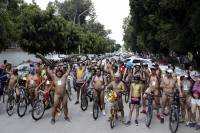 FOTOS: Ciclistas de Puebla realizan rodada nudista para exigir seguridad