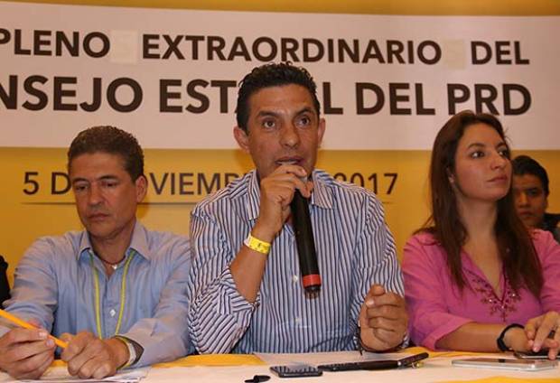 Carlos Martínez Amador, nuevo dirigente del PRD en Puebla tras expulsión de Socorro Quezada