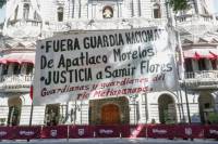 Protestan en el zócalo de Puebla por desalojo de plantón en Morelos