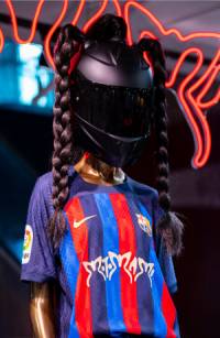 Rosalía, con Motomami, aparece en el jersey del Barcelona