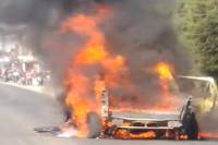 Explota camioneta con pirotecnia en Xalmimilulco; hay al menos un muerto