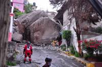 Tres desaparecidos y 80 casas desalojadas por derrumbe en el cerro del Chiquihuite