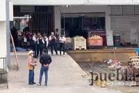 VIDEO: Muere un hombre aplastado por caja de tráiler en la Central de Abasto de Puebla
