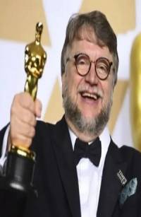 Guillermo del Toro reta a aerolíneas a regalar vuelos a jóvenes mexicanos destacados