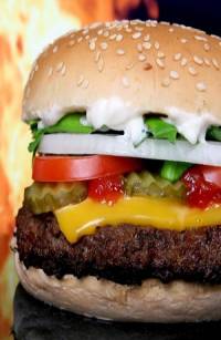 Burger King pide a clientes comprar hamburguesas... en McDonald's