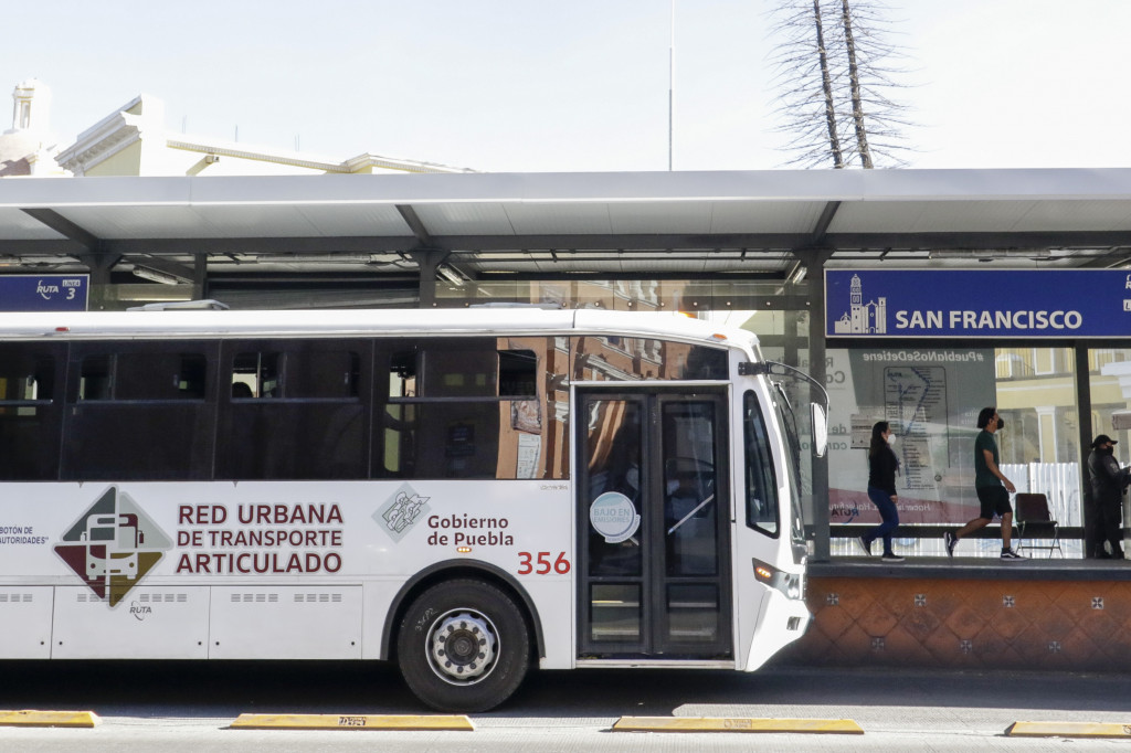TRANSPORTE PÃBLICO  . RUTA