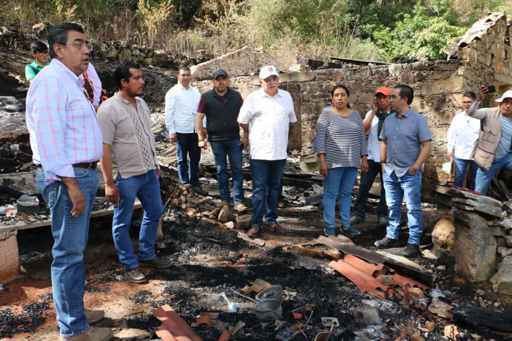 foto-gobernador-en-zacatlan