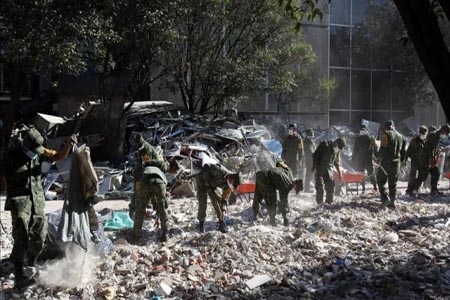 Suman ya 36 muertos por explosión en la torre de Pemex