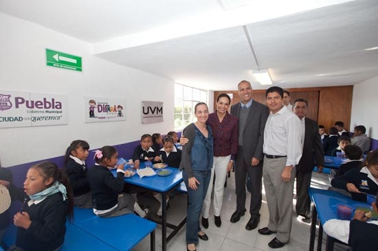 Eduardo Rivera entregó dos nuevos desayunadores; van 11 mdp invertidos