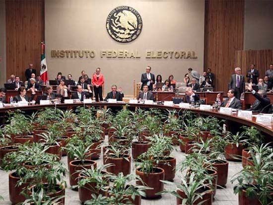 40% de los actuales diputados federales rebasaron topes de campaña: IFE