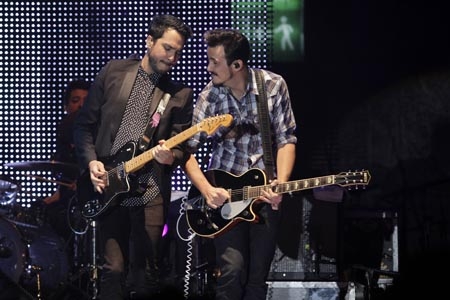 Feria de Puebla 2013: Motel hizo vibrar a sus fans en el Foro Artístico