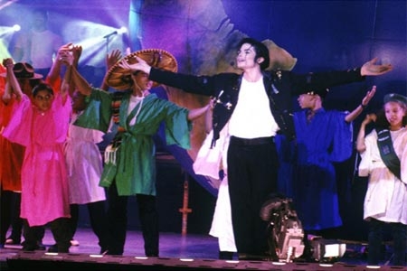 Michael Jackson pagó hasta 35 mdd por pedarastia