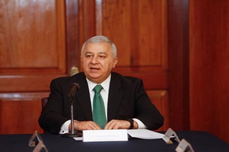Chuayffet propina golpe a Elba Esther; elimina programa lesivo a la educación