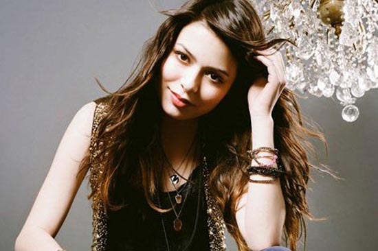 Carly sufre accidente en carretera