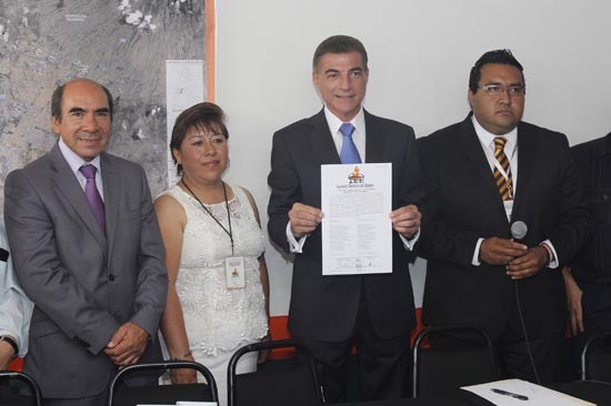 Tony Gali recibe constancia de mayoría; se reunirá con RMV yRivera