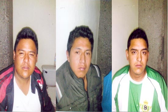 Robaban y desmantelaban autos por un pago de mil y 2 mil pesos