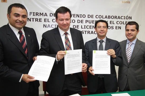 Colegio de Puebla y el de Licenciados en Administración firman convenio de colaboración