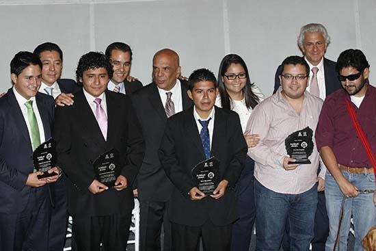 Puebla, ganadores del Premio Estatal de la Juventud 2013