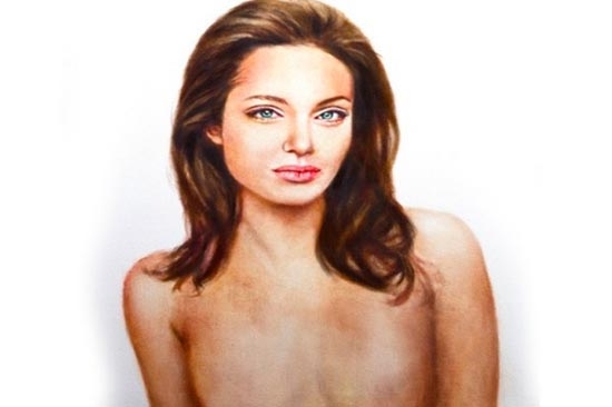 Angelina Jolie, subastan pintura tras mastectomía