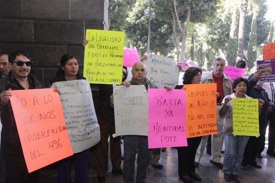 Sindicato del ayuntamiento de Puebla protesta por el segundo informe de Rivera