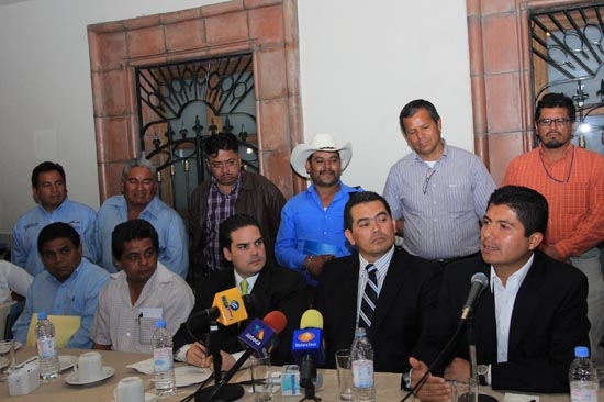 Rivera niega encabezar bloque de alcaldes contra RMV