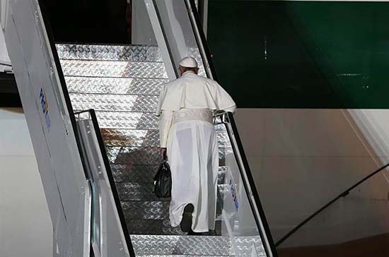 Termina visita del Papa Francisco a Brasil; parte a Roma