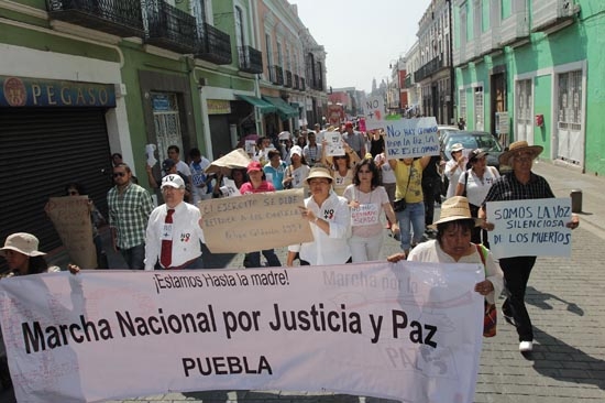 Mínima la marcha en Puebla contra la violencia