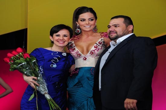 Ximena Navarrete, sin novio en Guadalajara