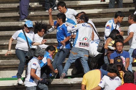La Franja, se desató bronca en el Cuauhtémoc