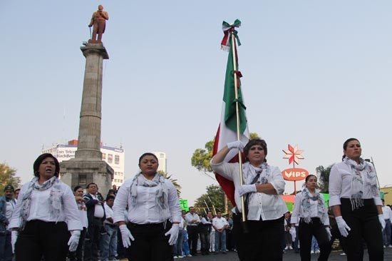 Sindicatos piden a Moreno Valle nuevo pacto laboral; UNT hace marcha