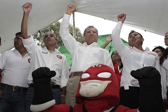Agüera toma protesta a mil 600 promotores del voto