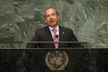 Calderón: ya que se va, exige a la ONU reducir consumo de drogas
