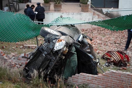Volcadura de camioneta en el Periférico, un hombre muerto y otro herido