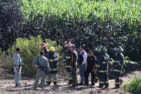 Coronango, hallan toma clandestina en ductos de Pemex que provocó fuga de petróleo