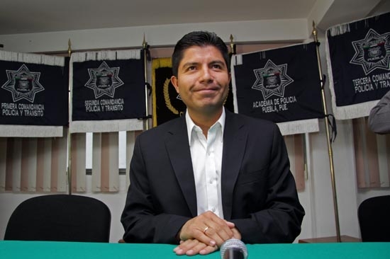 Eduardo Rivera analiza contratar policía privada para custodia de edificios