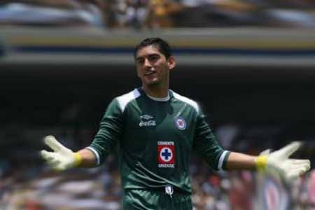Corona, fuera del Tri por broncudo
