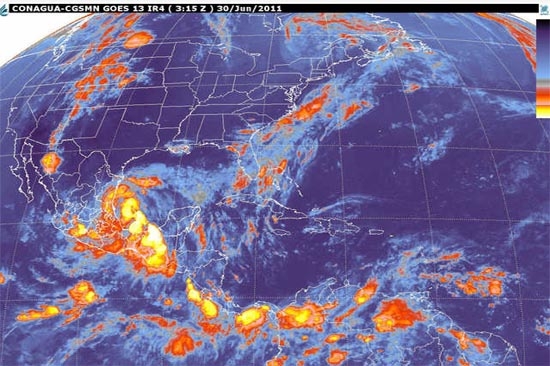 Tormenta Arlene deja dos deslaves en carreteras de la Sierra Norte