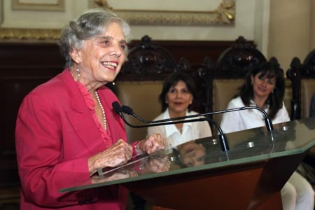 Elena Poniatowska recibió Cédula Real de Puebla