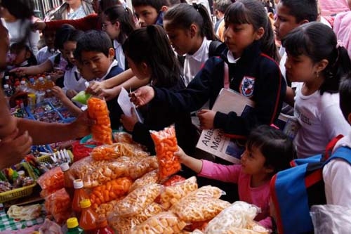 Productos chatarra en escuelas, conozca cuáles son